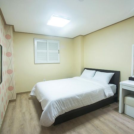 Orange Tree Hotel Jeju Bagian luar foto