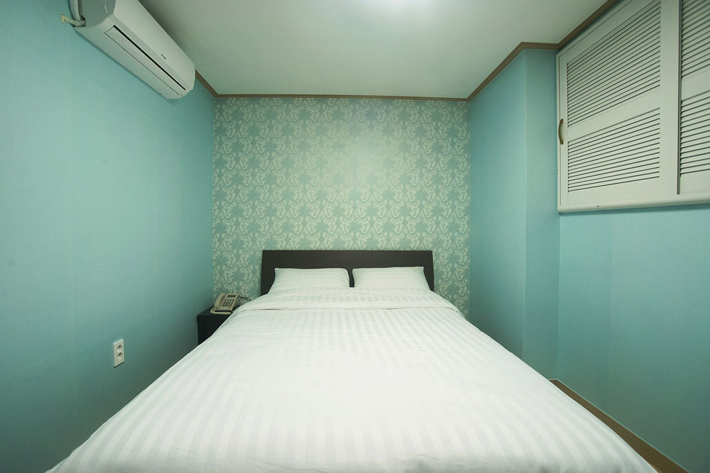 Orange Tree Hotel Jeju Bagian luar foto