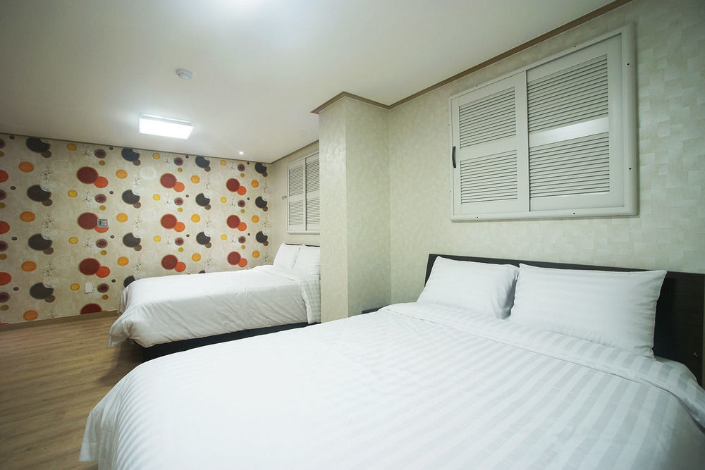 Orange Tree Hotel Jeju Bagian luar foto