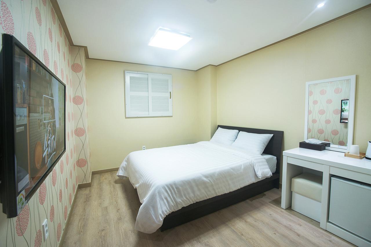 Orange Tree Hotel Jeju Bagian luar foto