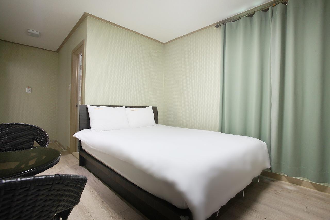 Orange Tree Hotel Jeju Bagian luar foto
