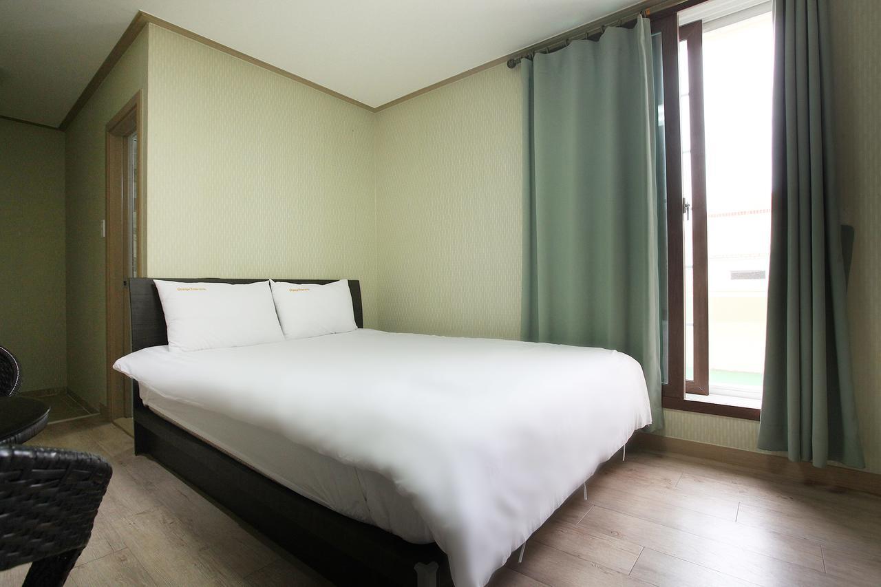 Orange Tree Hotel Jeju Bagian luar foto