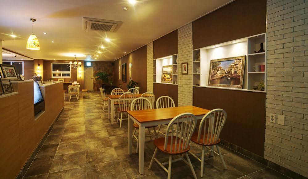 Orange Tree Hotel Jeju Bagian luar foto