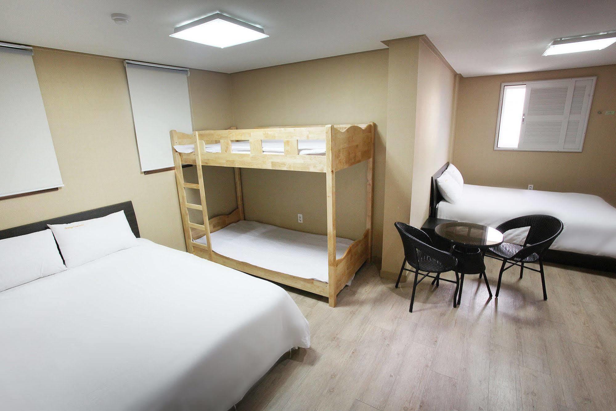 Orange Tree Hotel Jeju Bagian luar foto