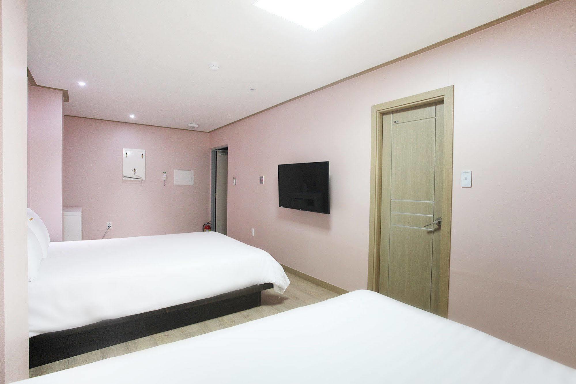 Orange Tree Hotel Jeju Bagian luar foto