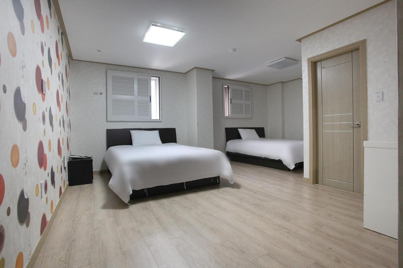 Orange Tree Hotel Jeju Bagian luar foto