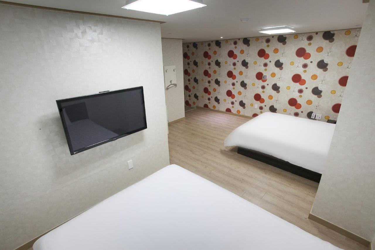Orange Tree Hotel Jeju Bagian luar foto