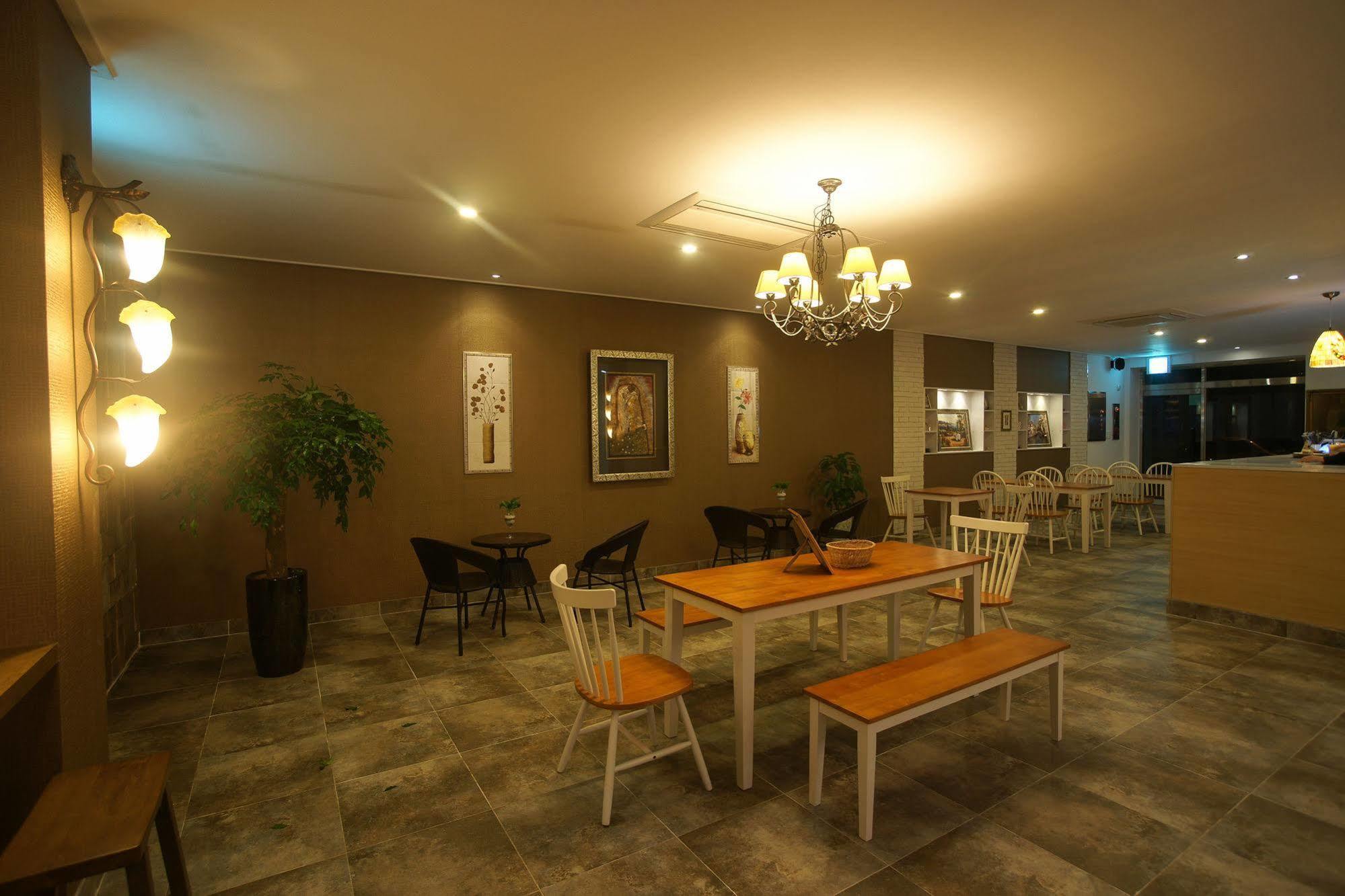 Orange Tree Hotel Jeju Bagian luar foto