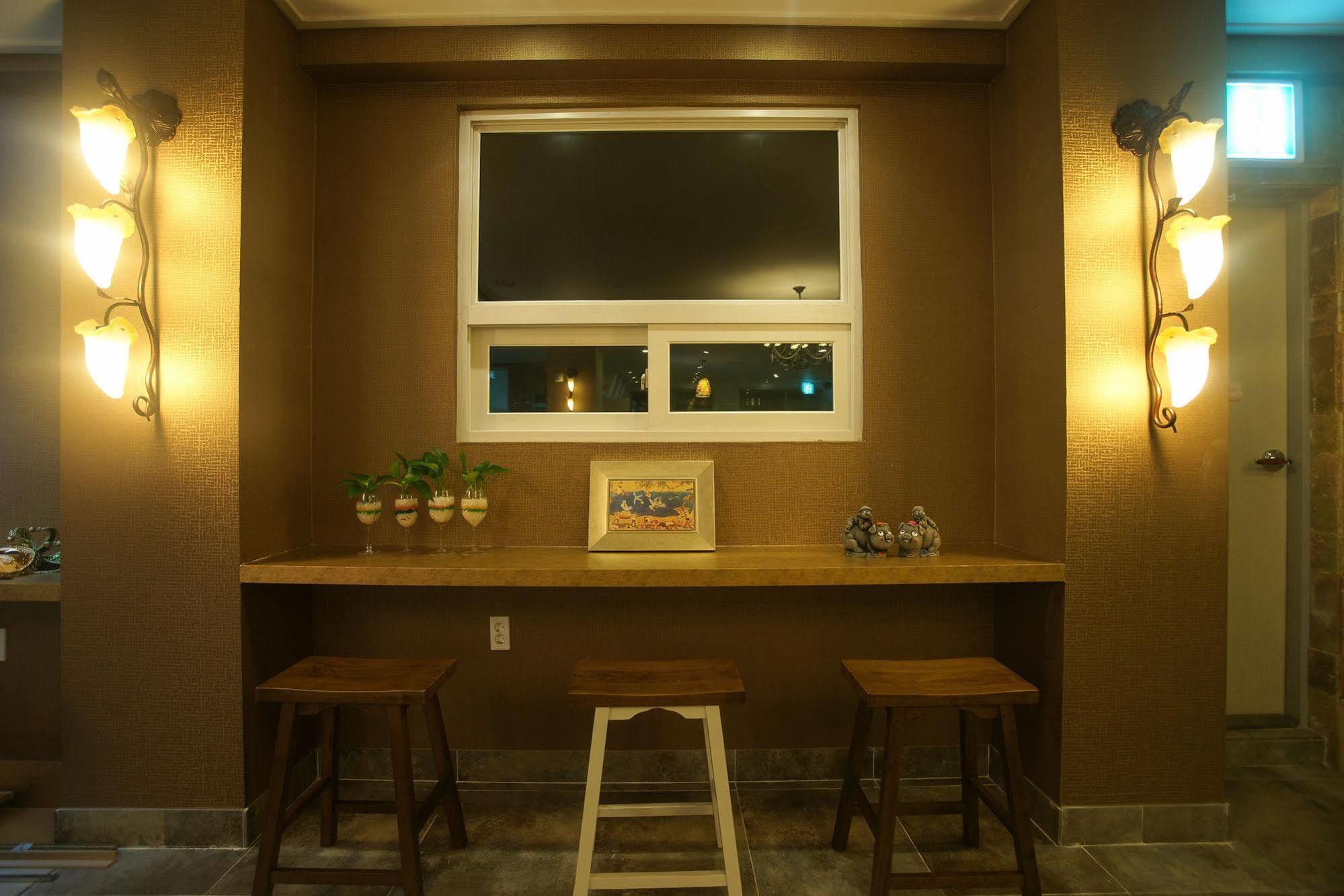 Orange Tree Hotel Jeju Bagian luar foto